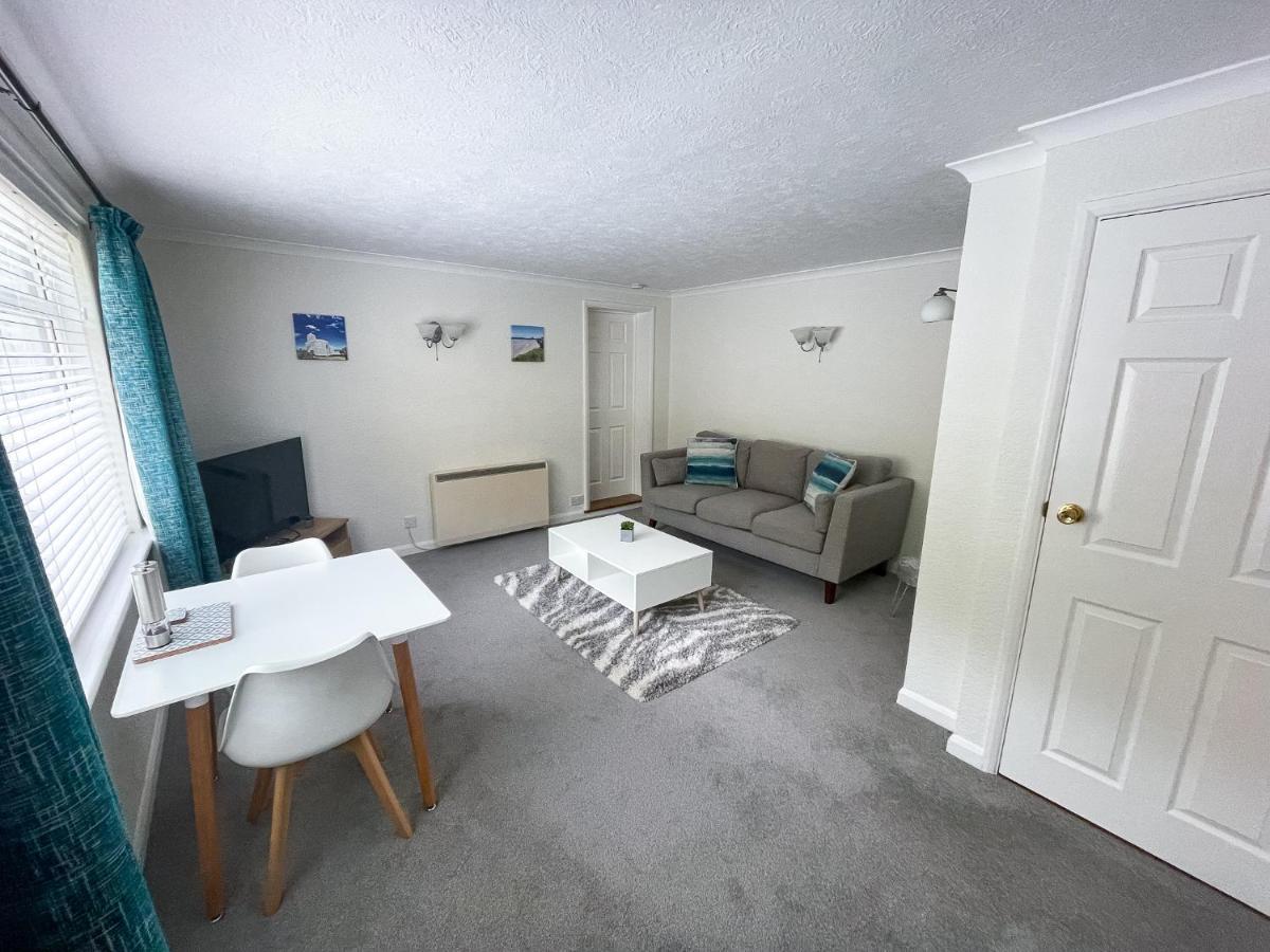 2 Chatsworth Riverscape Apartments - Peaceful Apartment In Great Location With Free Parking Overlooking The Gannel Just A Short Walk From Newquays Incredible Beaches And Local Amenities 뉴키 외부 사진
